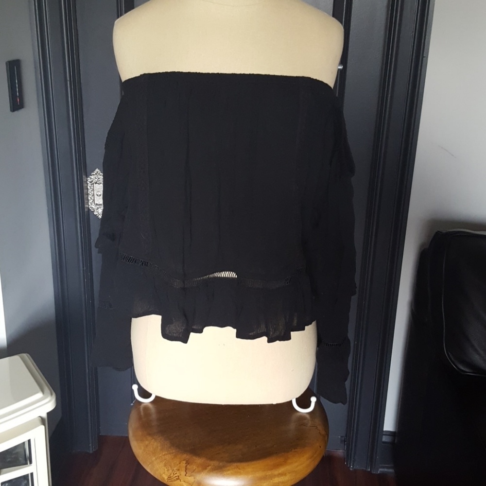 Black Off-Shoulder Boho Tiered Sleeves Ruffle Top